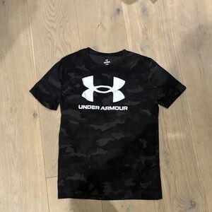 Black boys under armor shirt